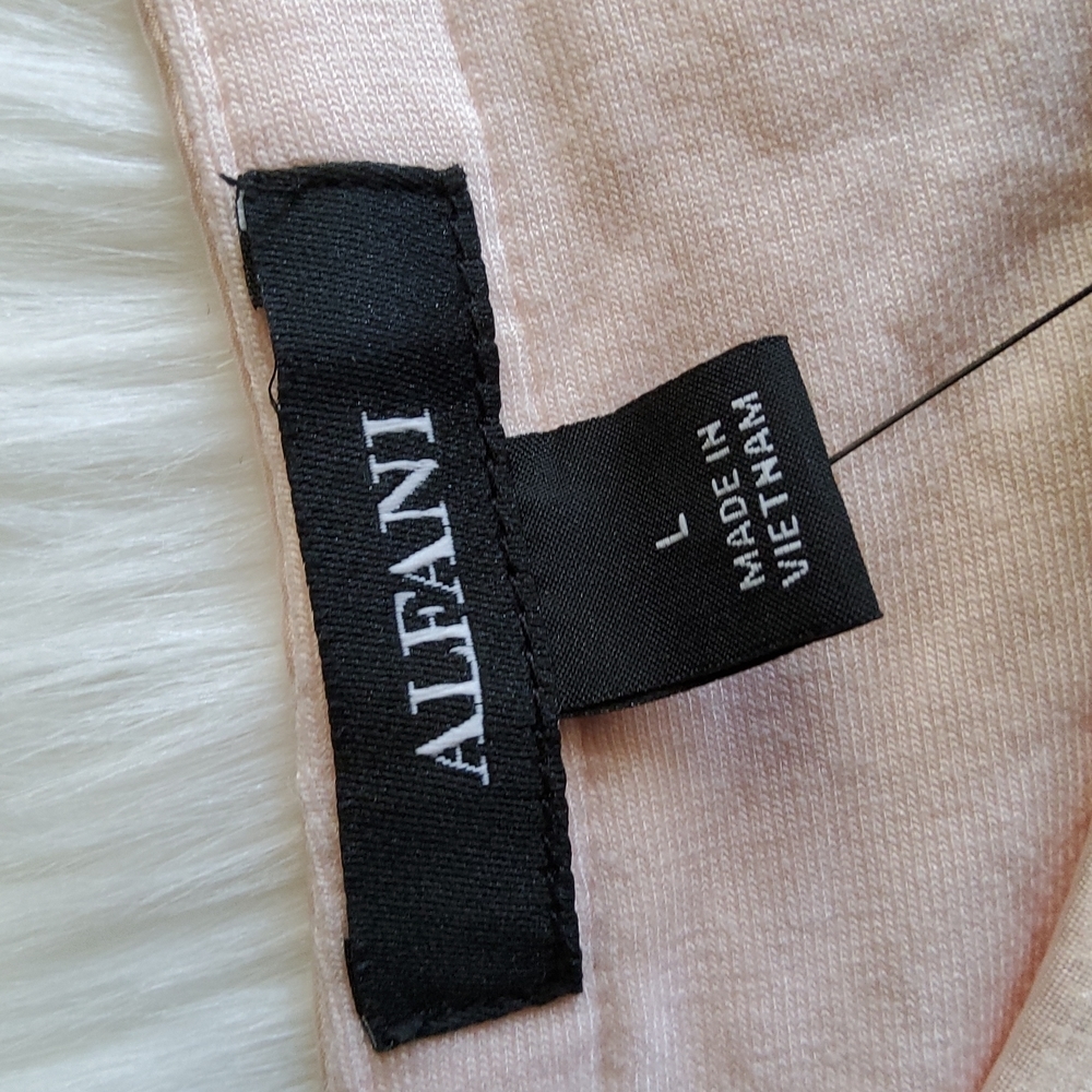 🩷💜🧡  New!  A Real Peach! Alfani Soft Tee. Large. Peach. - Picture 3 of 4
